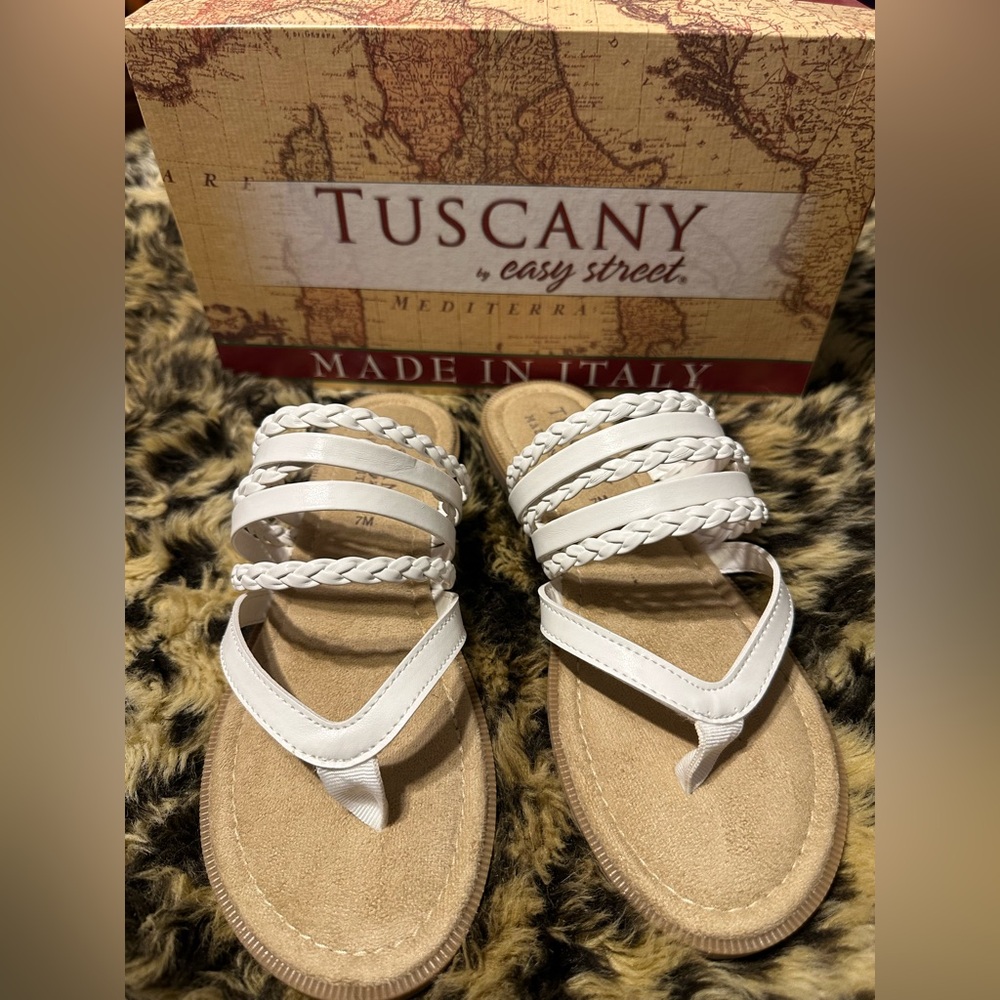 NWOT Tuscany Italian Sandals